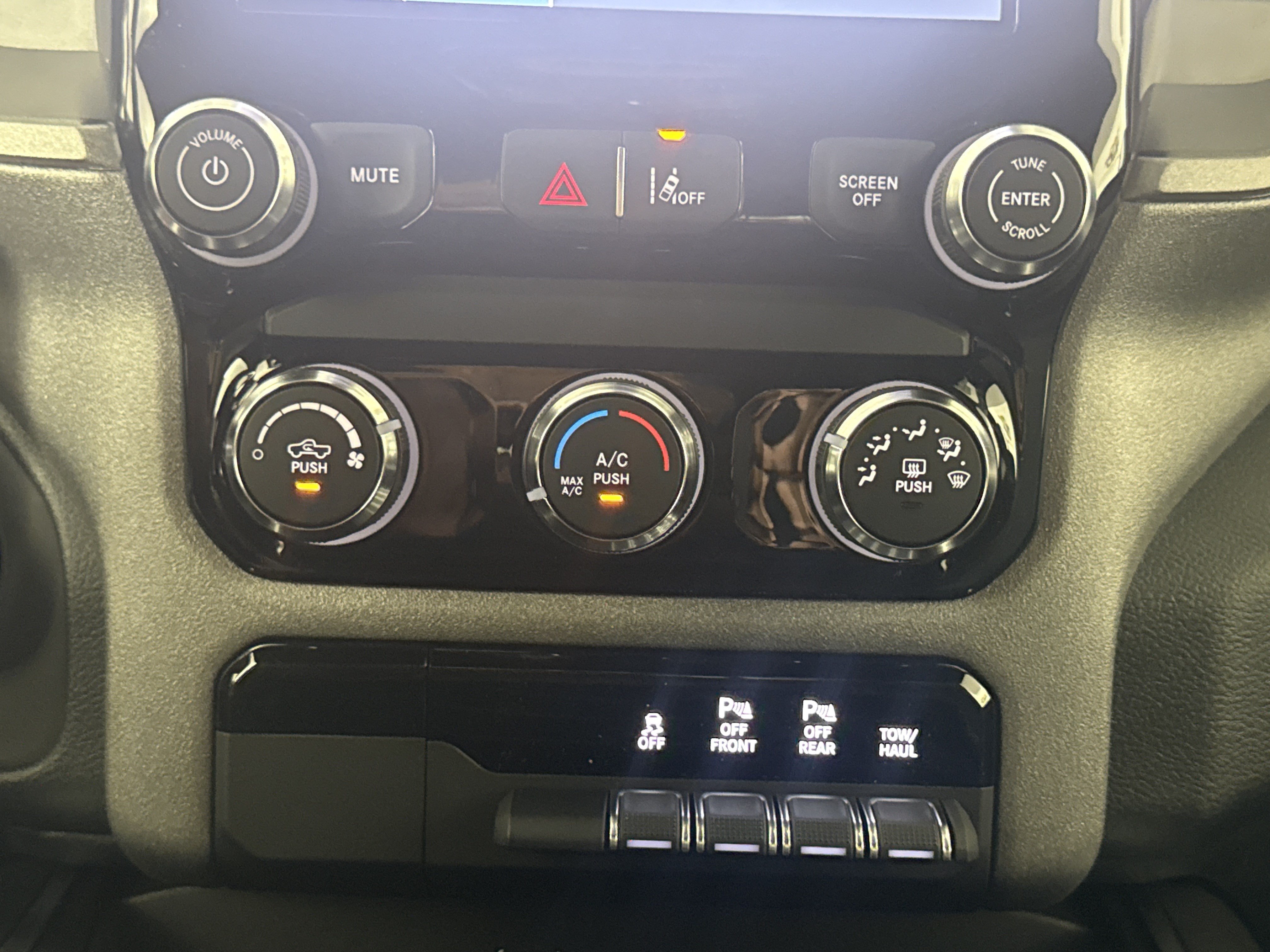 New 2027 RAM 1500 Express AWD/4WD image 22
