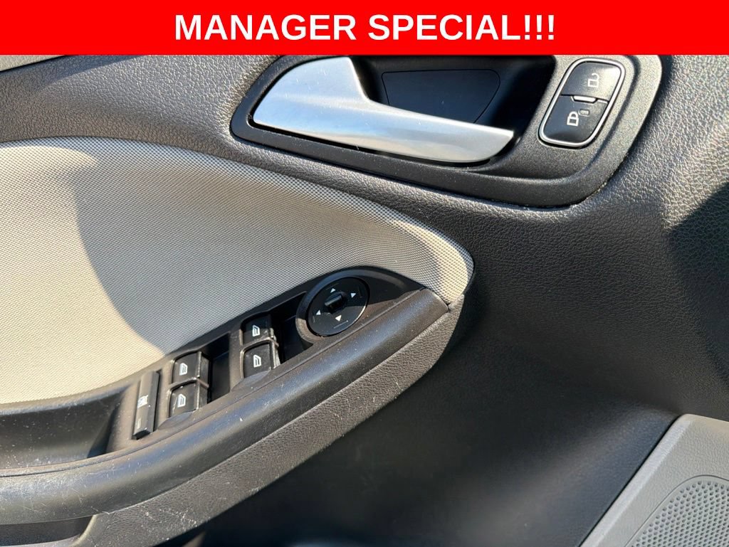 Used 2018 Ford Focus SE FWD image 27