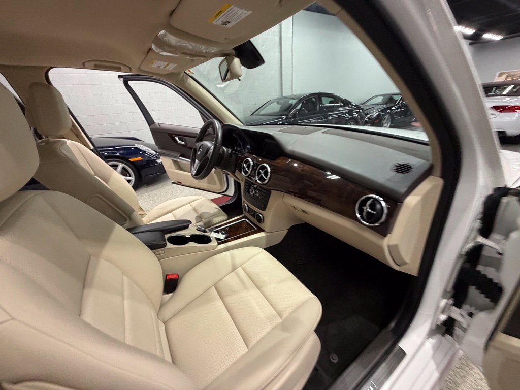 Used 2013 Mercedes-Benz GLK 350 4MATIC image 33