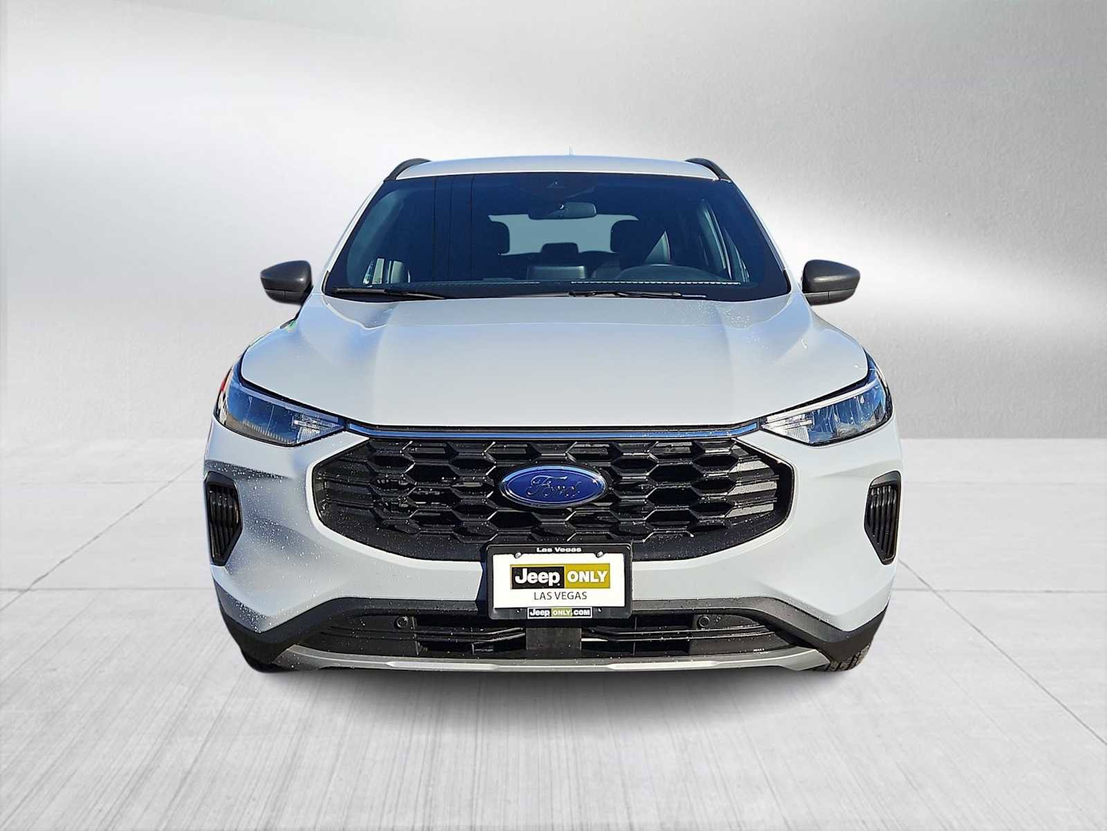 Used 2025 Ford Escape ST-Line image 3