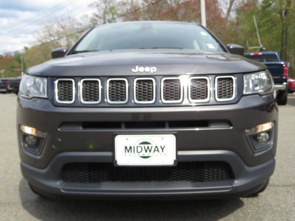 Used 2018 Jeep Compass Latitude w/ Cold Weather Group AWD/4WD image 2