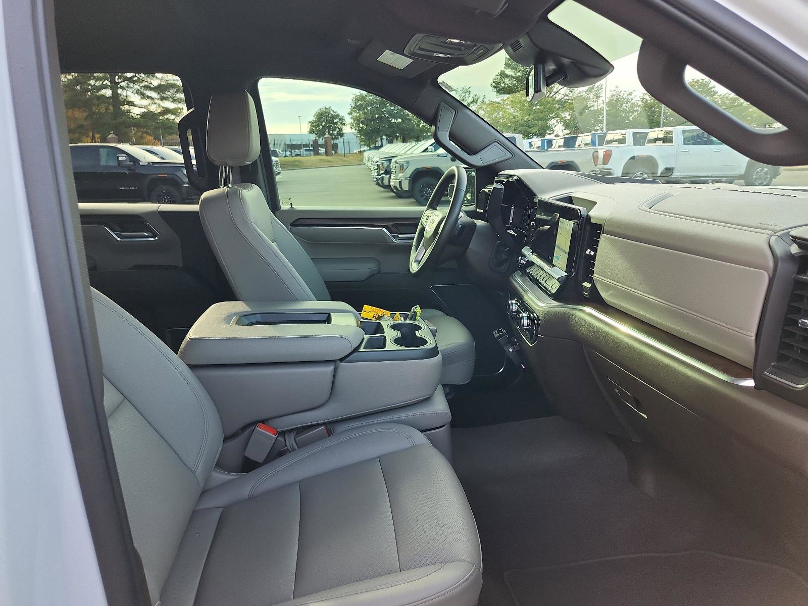 Used 2023 GMC Sierra 1500 SLT image 10