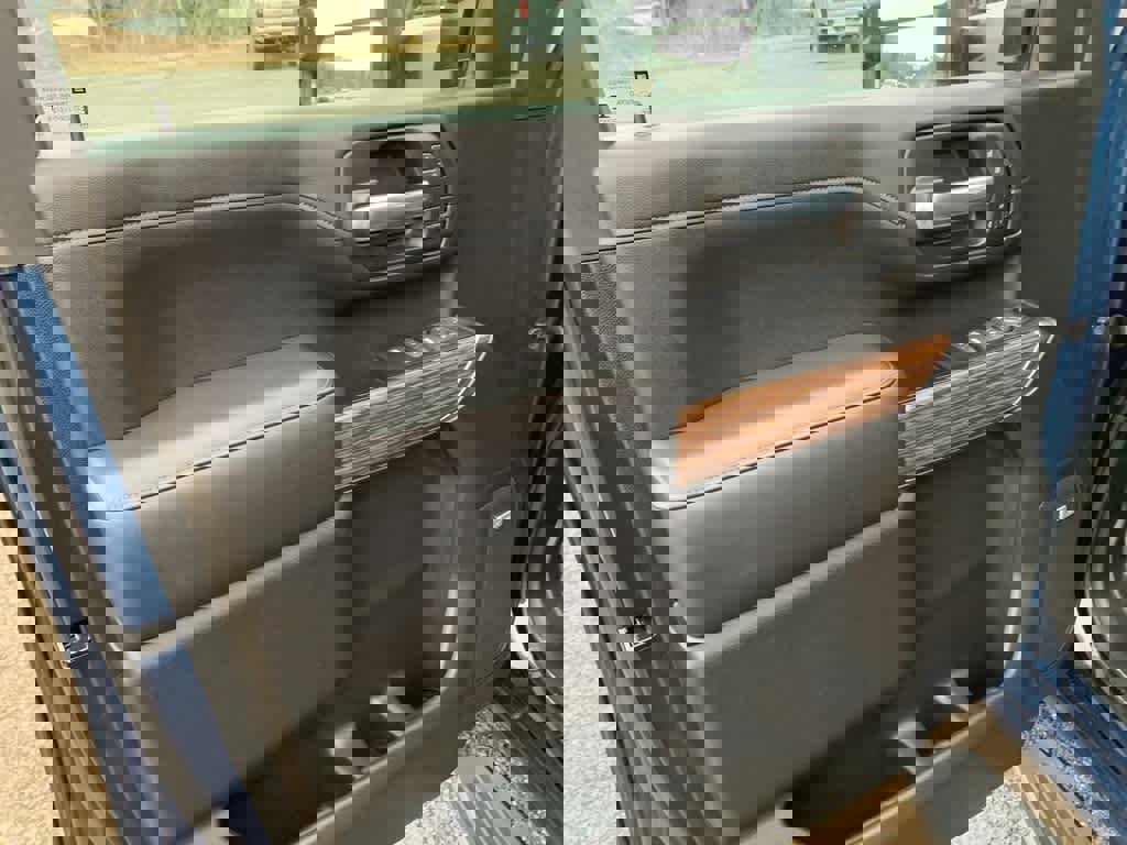 Used 2020 Chevrolet Silverado 2500 High Country w/ Z71 Off-Road Package image 23