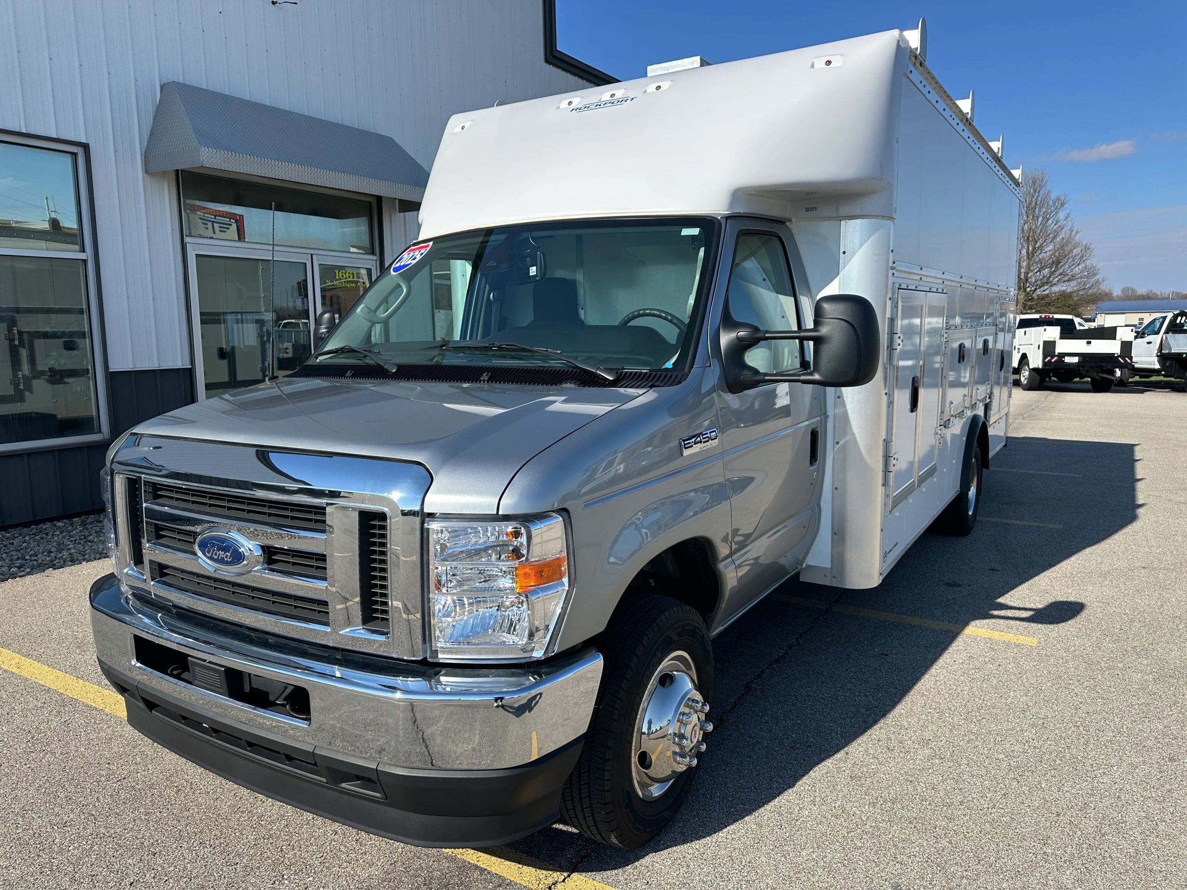 Used 2025 Ford E-450 and Econoline 450 Super Duty w/ Driver's Safety Package RWD image 20