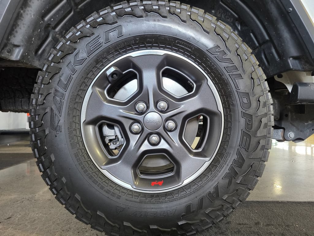 Used 2023 Jeep Gladiator Rubicon w/ LED Lighting Group AWD/4WD image 23