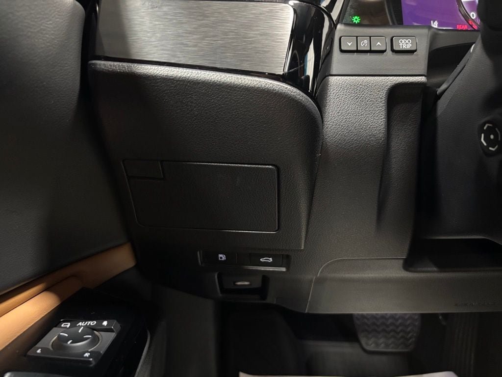 Used 2022 Lexus ES 250 w/ Premium Package AWD/4WD image 17