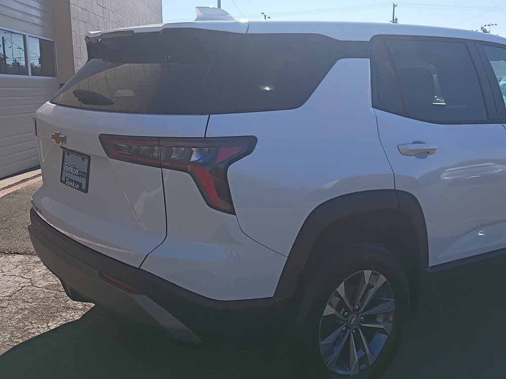 Used 2026 Chevrolet Equinox LT AWD/4WD image 5