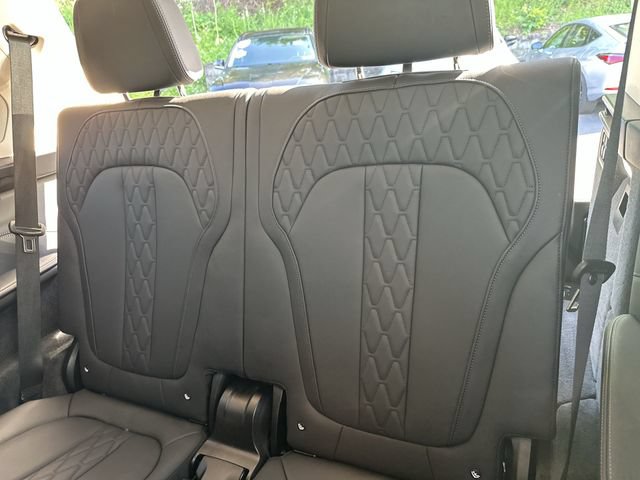 Used 2025 BMW X7 xDrive40i AWD/4WD image 25