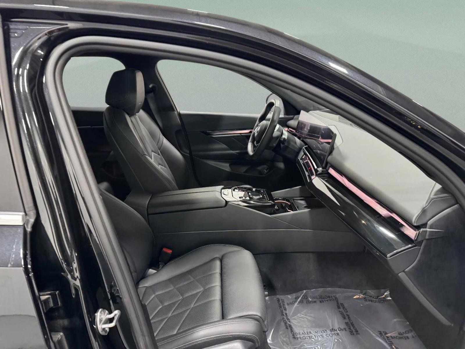 Used 2025 BMW i5 xDrive40 w/ Premium Package image 18