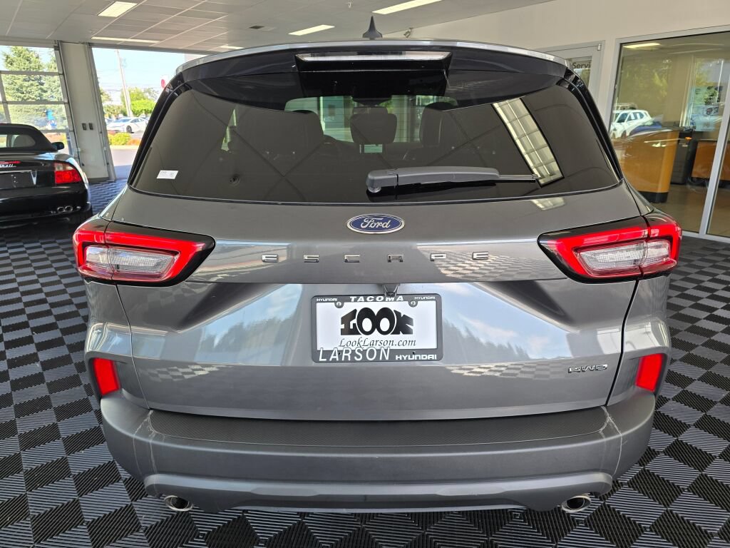 Used 2025 Ford Escape ST-Line Select AWD/4WD image 4