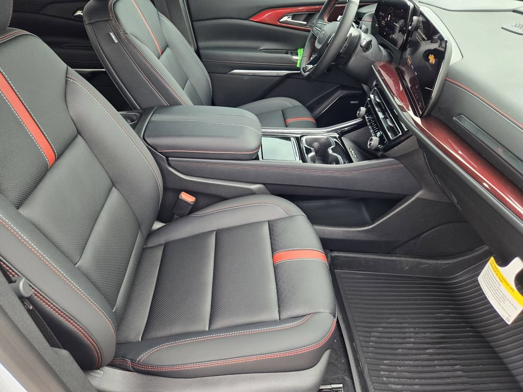 New 2026 Chevrolet Traverse RS w/ LPO, Floor Liner Package FWD image 11