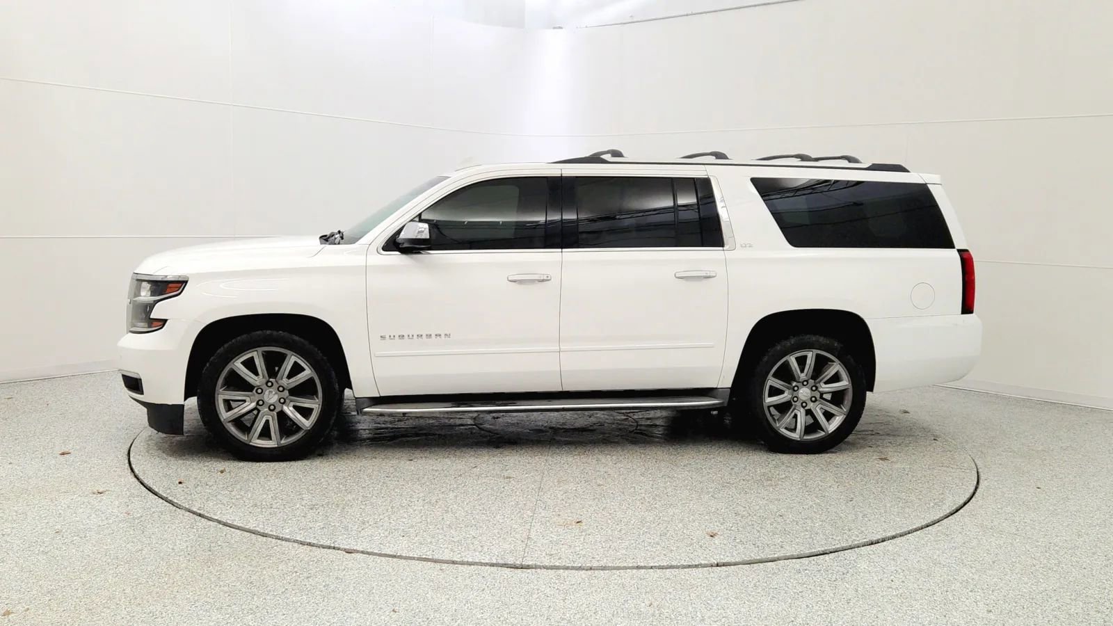 Used 2015 Chevrolet Suburban LTZ image 4