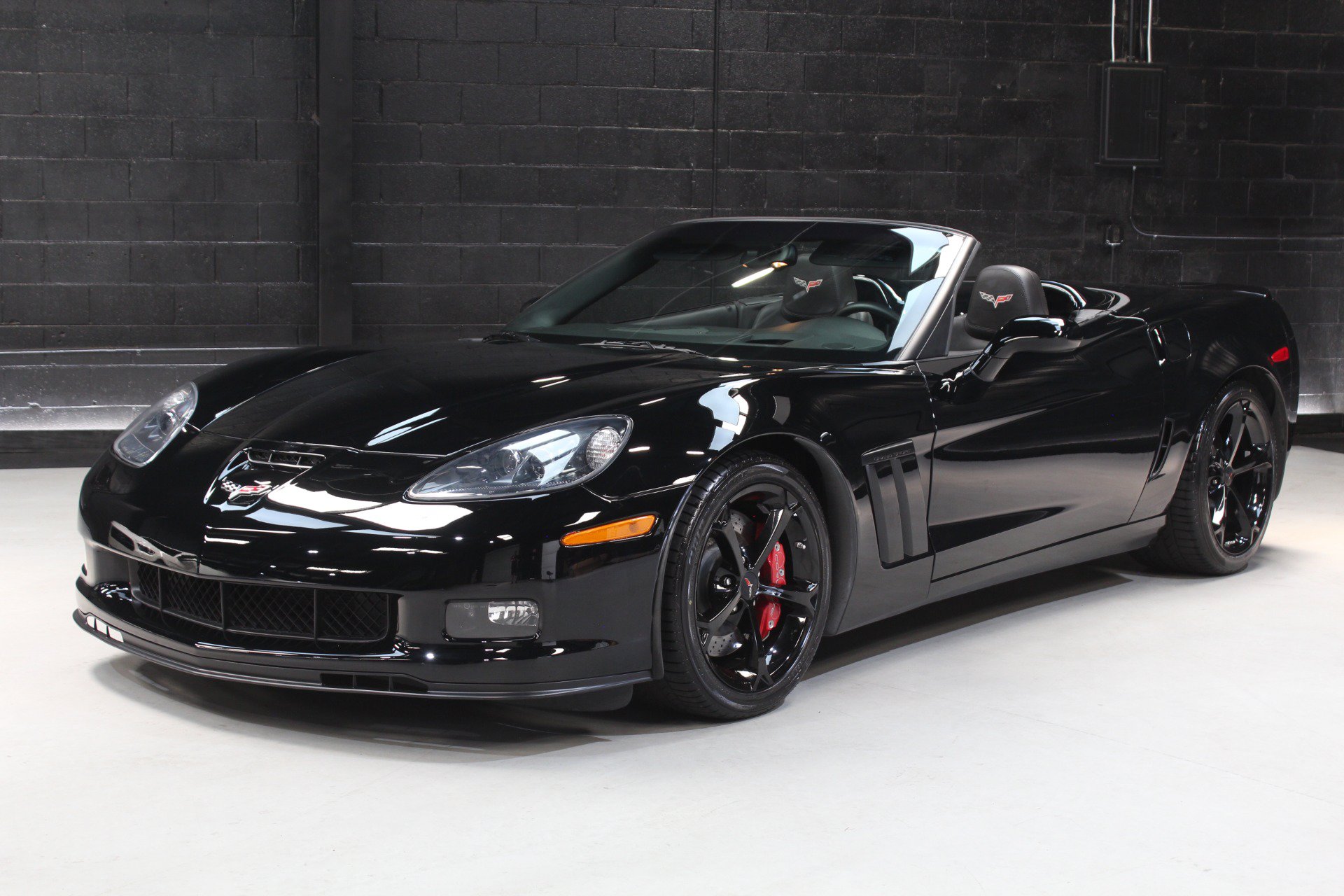 Used 2013 Chevrolet Corvette Grand Sport w/ 3LT Preferred Equipment Group RWD image 4
