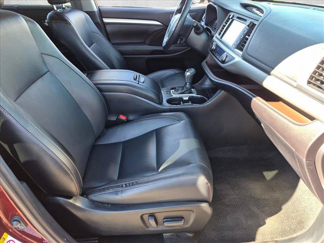 Used 2019 Toyota Highlander XLE AWD/4WD image 28