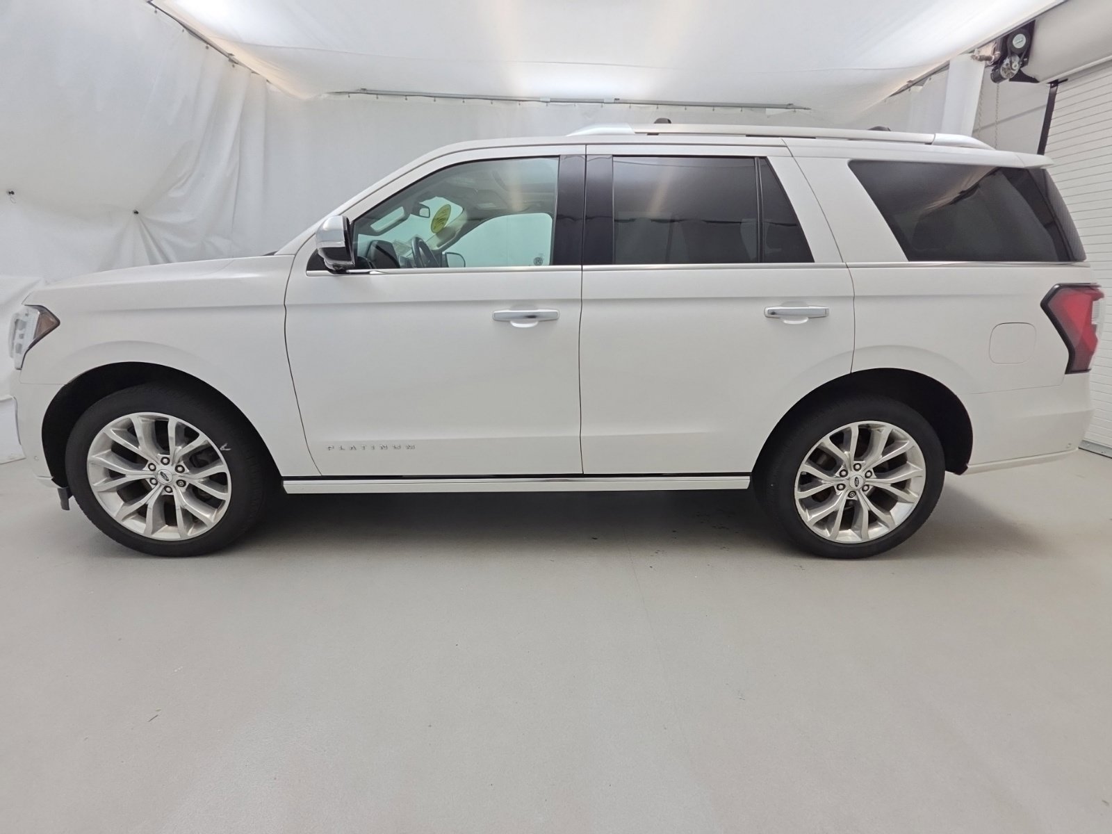 Used 2019 Ford Expedition Platinum AWD/4WD image 4