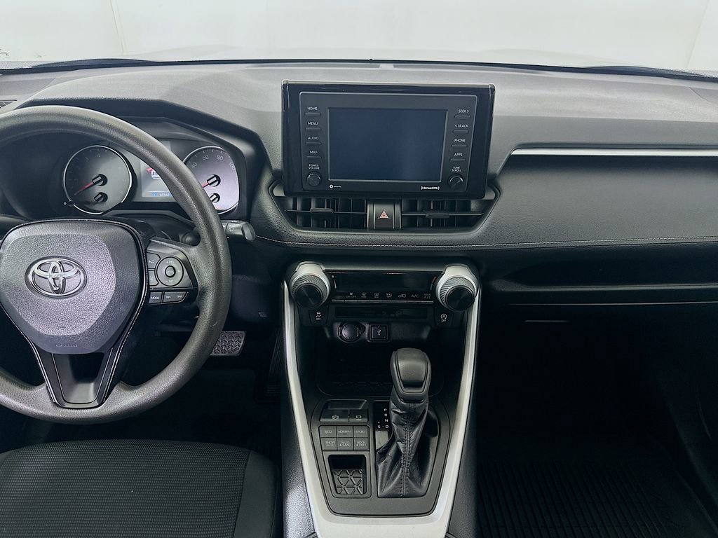 Used 2021 Toyota RAV4 LE image 18
