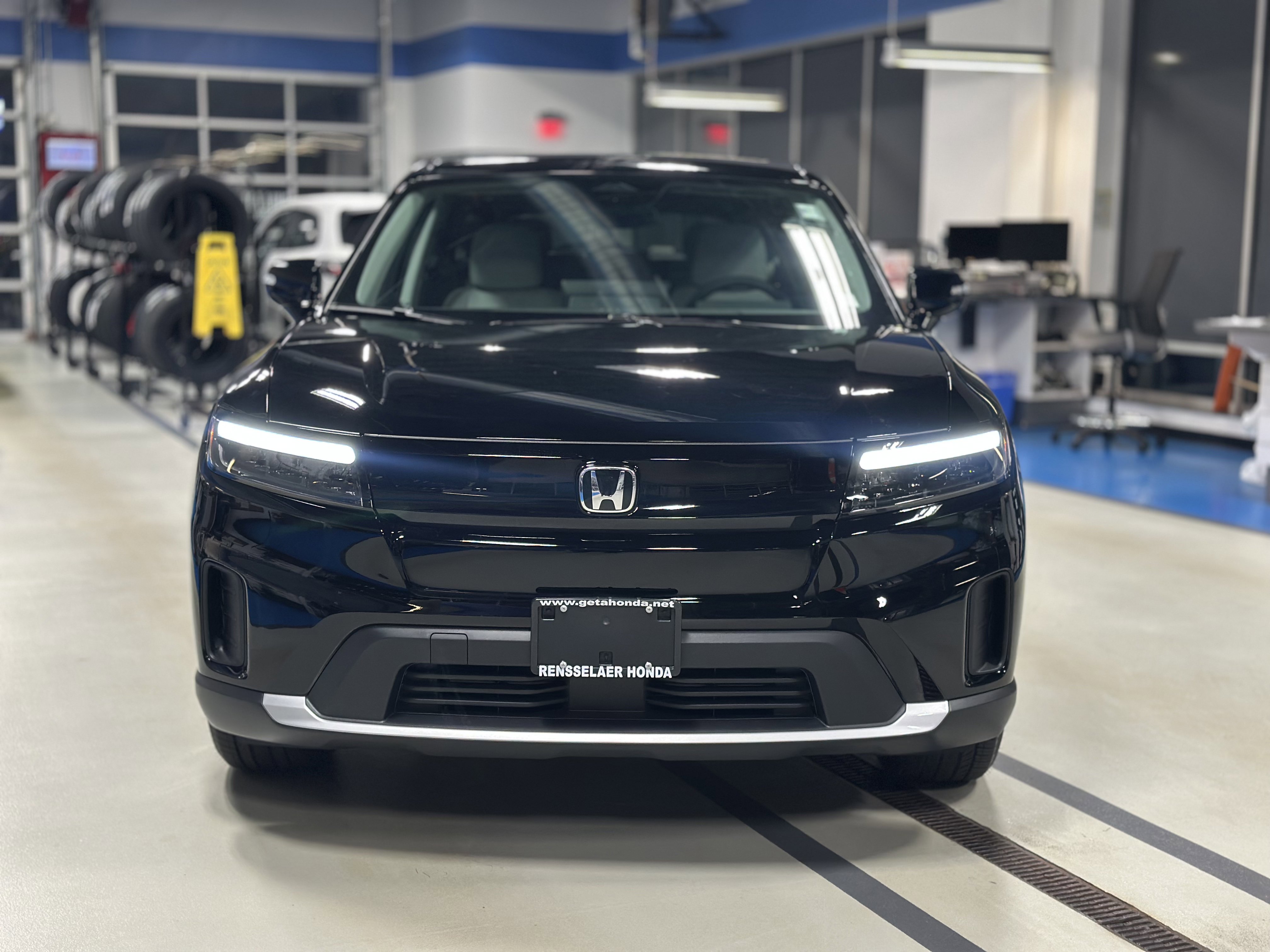 New 2026 Honda Prologue EX image 2