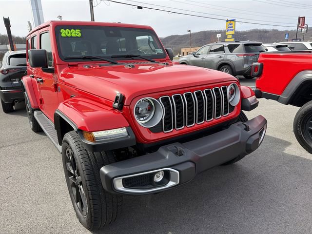 Used 2025 Jeep Wrangler Sahara 4xe image 3