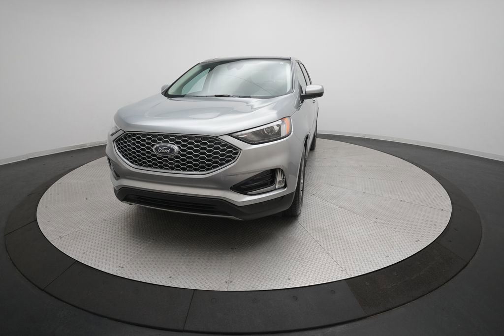 Used 2024 Ford Edge SEL w/ Convenience Package image 12