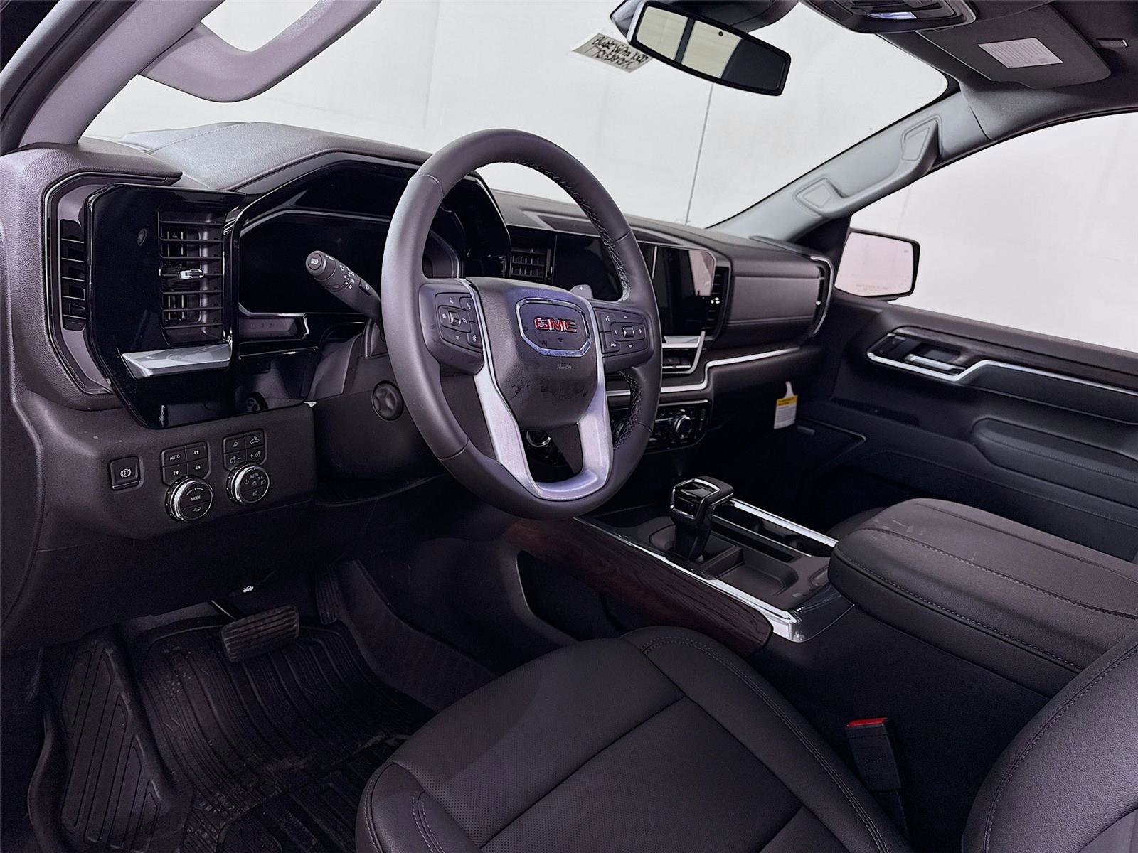 New 2026 GMC Sierra 1500 SLT w/ SLT Premium Plus Package AWD/4WD image 4