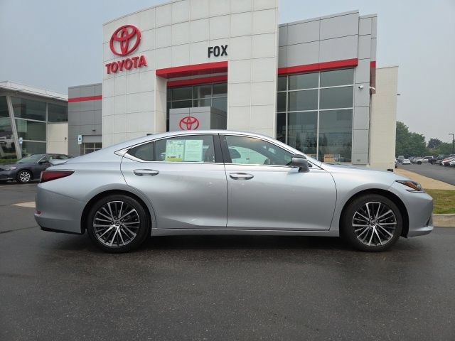 Used 2023 Lexus ES 350 w/ Premium Package FWD image 8