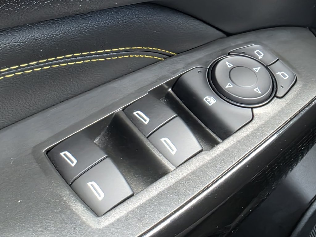 Used 2025 Chevrolet Trax LT FWD image 22