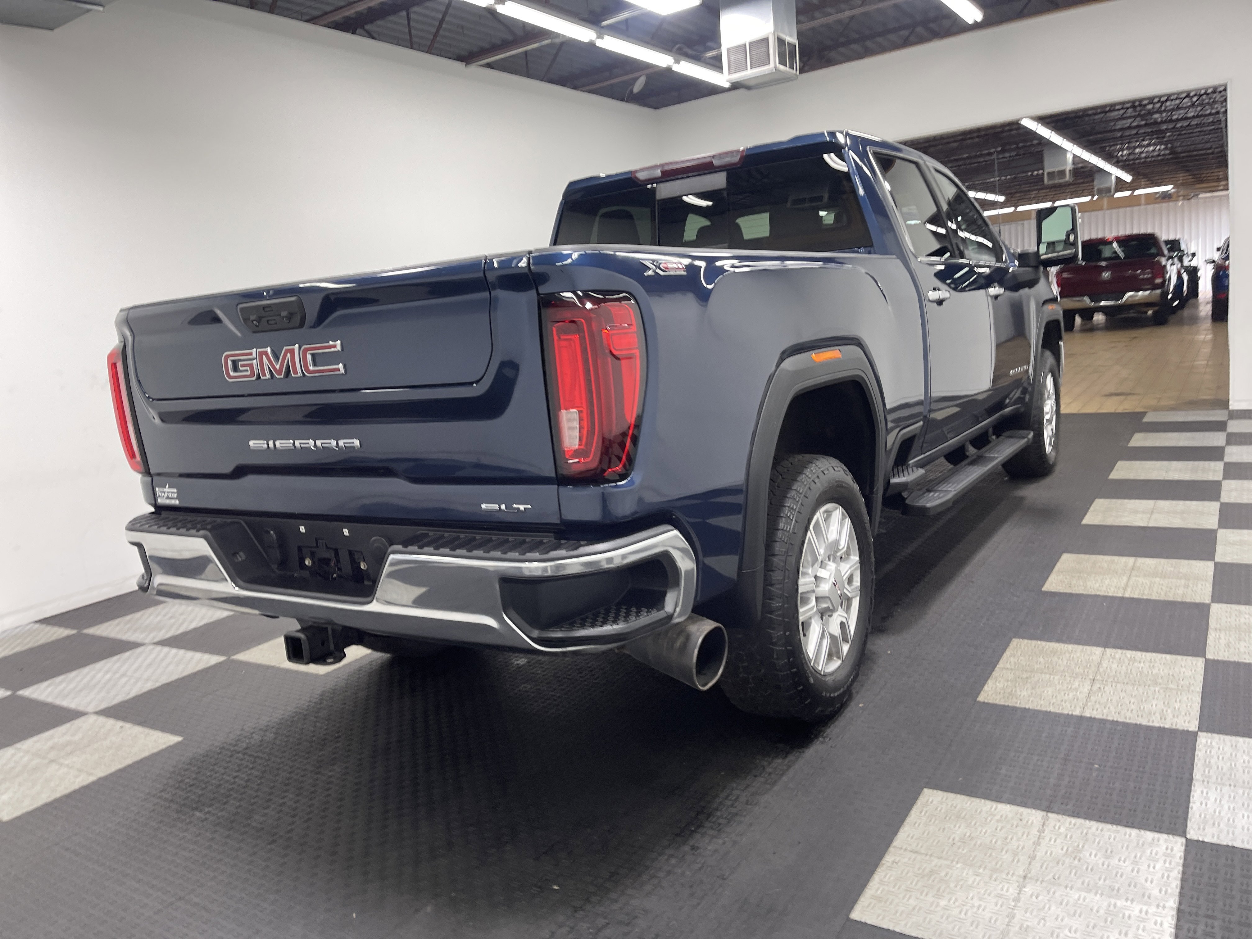 Used 2021 GMC Sierra 3500 SLT image 5