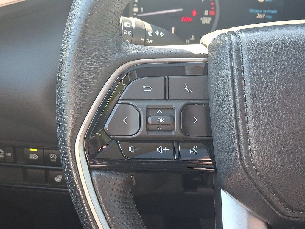 Used 2023 Toyota Tundra Limited AWD/4WD image 21