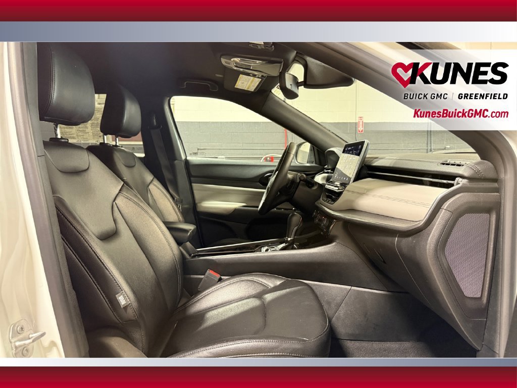 Used 2025 Jeep Compass Limited AWD/4WD image 37