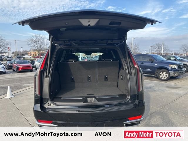 Used 2023 Cadillac Escalade Premium Luxury image 41