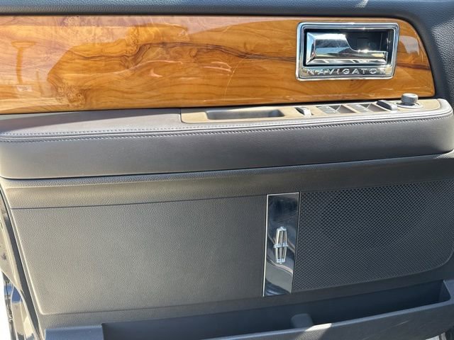 Used 2014 Lincoln Navigator 4WD w/ Equipment Group 101A image 14
