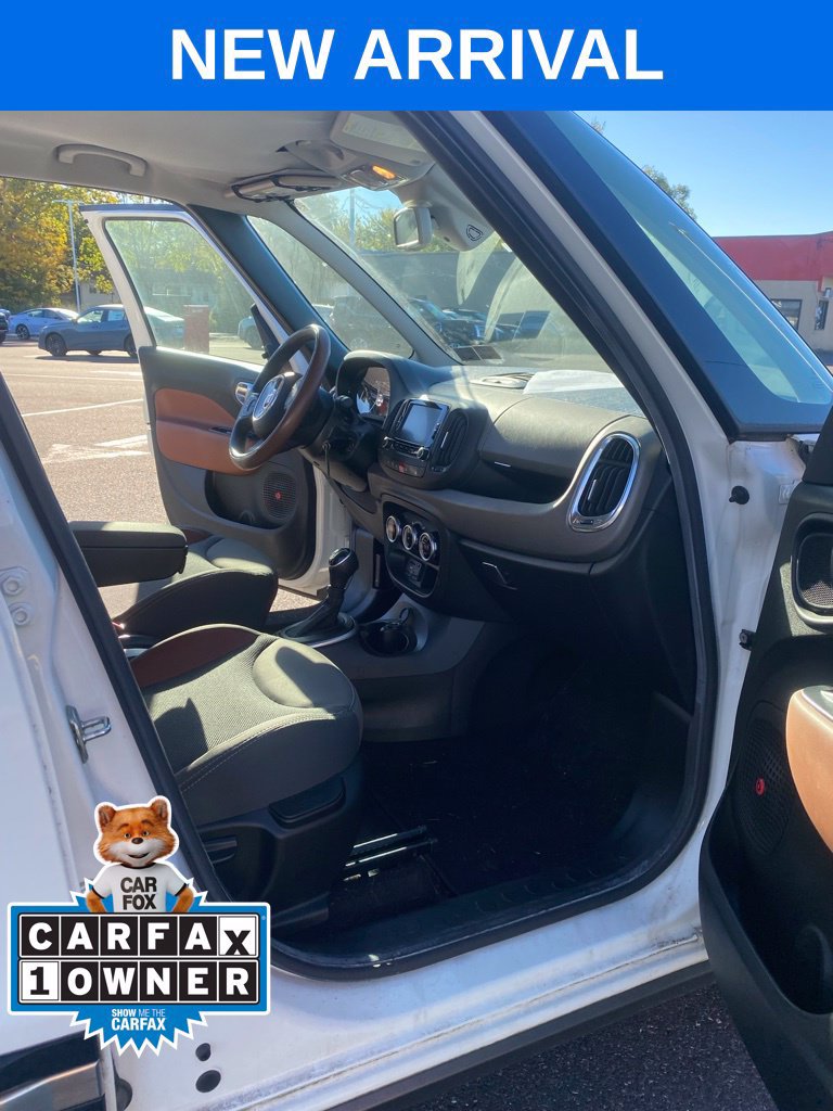 Used 2014 FIAT 500L Trekking w/ Popular Equipment Group FWD image 9