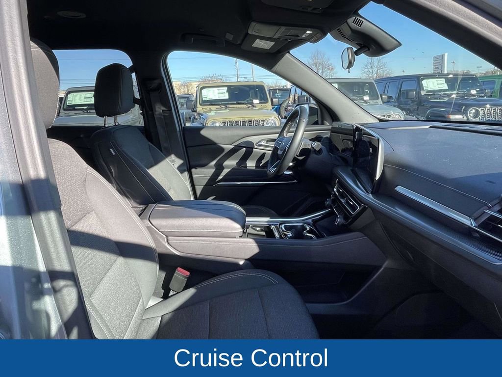 Used 2024 Chevrolet Traverse LT image 15