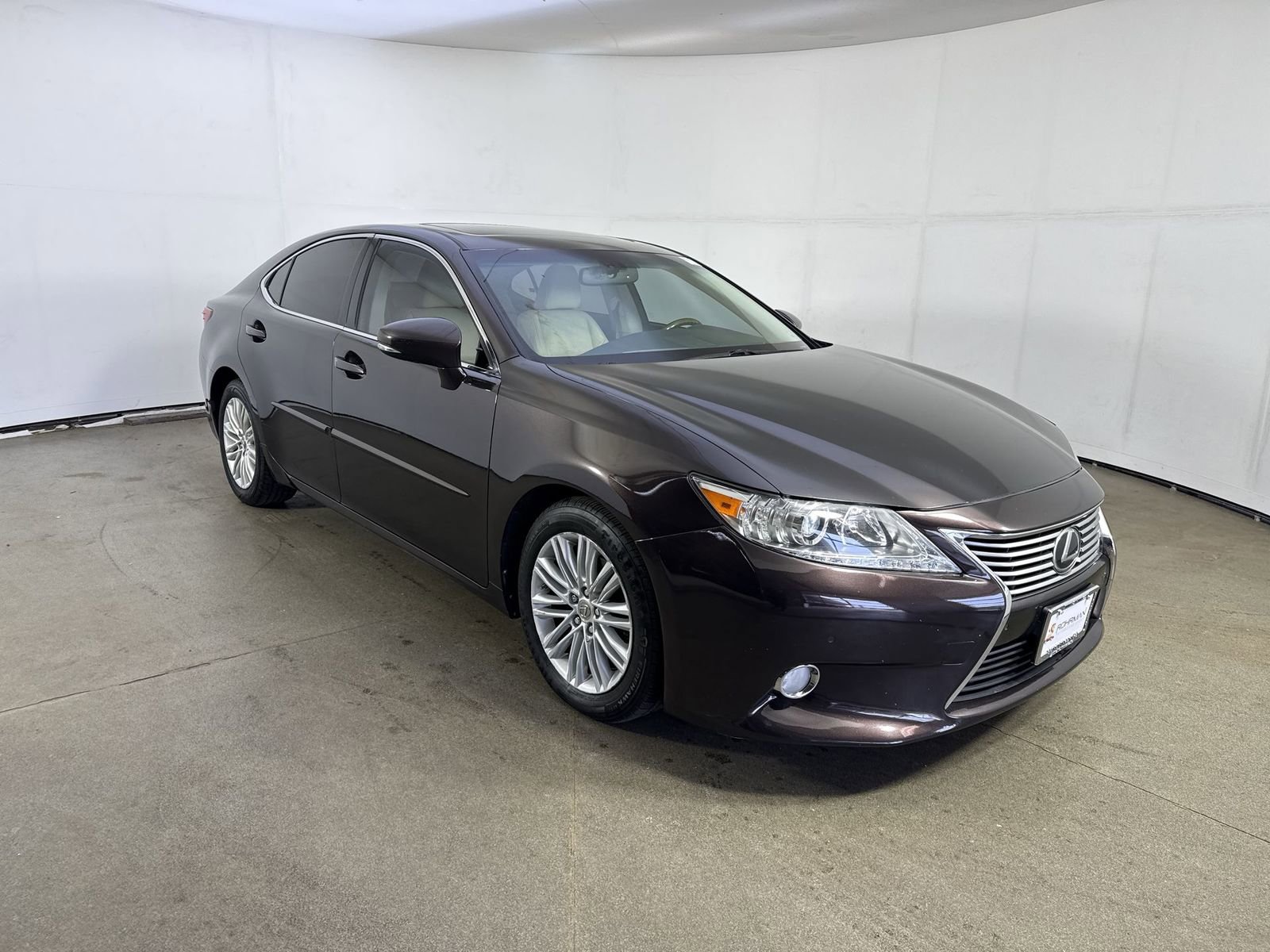 Used 2013 Lexus ES 350 w/ Luxury Pkg image 3