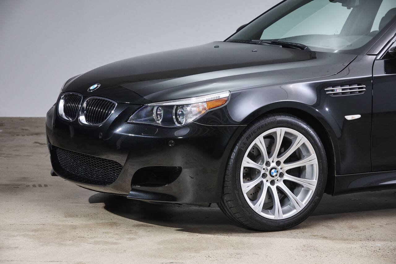 Used 2006 BMW M5 RWD image 15
