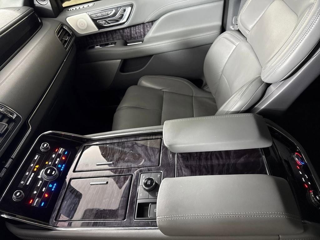 Used 2020 Lincoln Navigator Reserve w/ Equipment Group 208A Reserve image 17