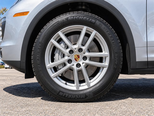Used 2016 Porsche Cayenne S AWD/4WD image 5
