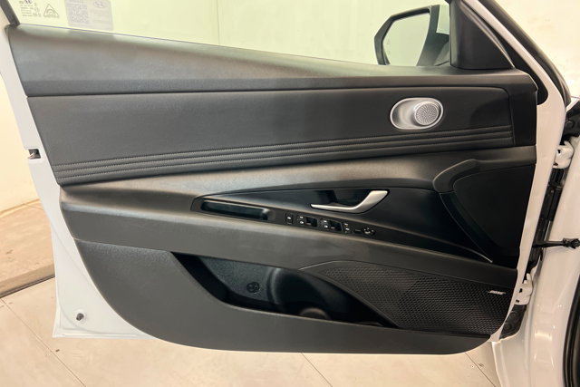 Used 2024 Hyundai Elantra Limited FWD image 15