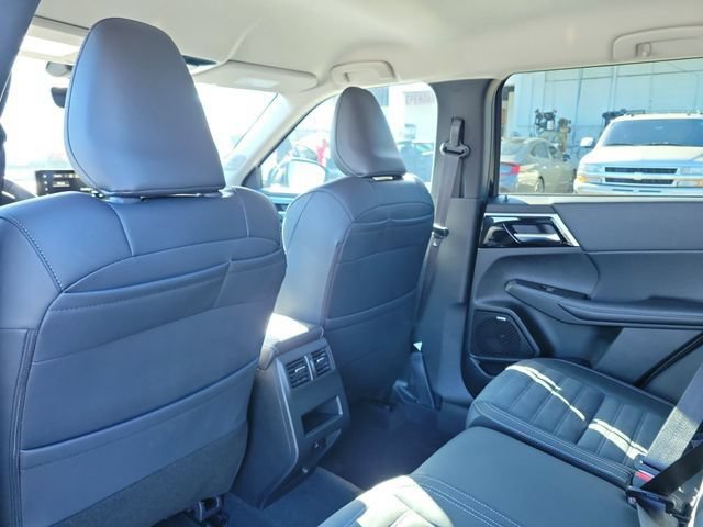 New 2026 Mitsubishi Outlander SE AWD/4WD image 15
