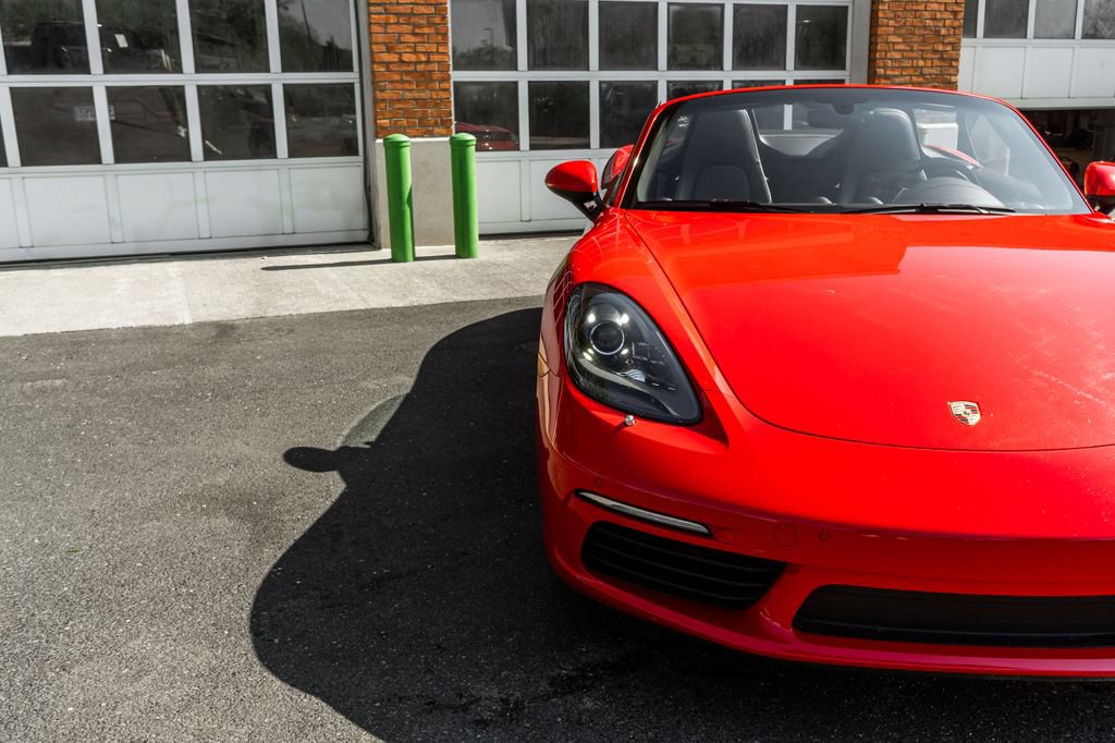 Used 2024 Porsche 718 Boxster w/ Premium Package RWD image 30