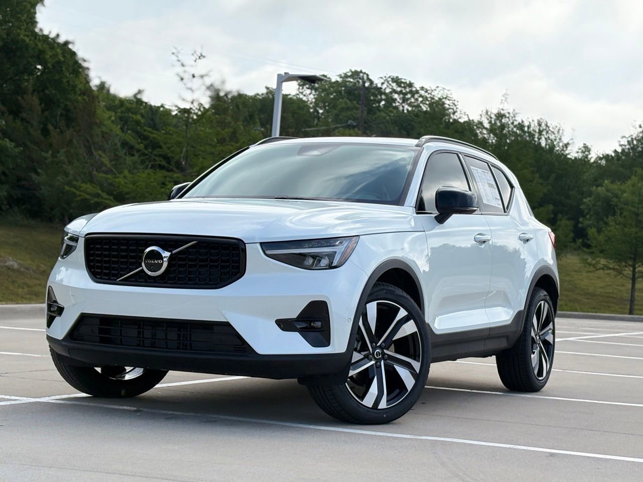 New 2026 Volvo XC40 B4 Plus w/ Protection Package Premier FWD image 2