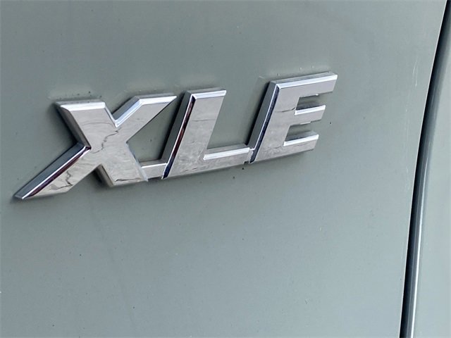 Used 2022 Toyota RAV4 XLE Premium image 38