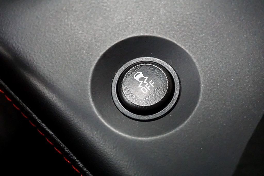 Used 2012 Chevrolet Corvette Z06 w/ 3LZ Preferred Equipment Group image 26