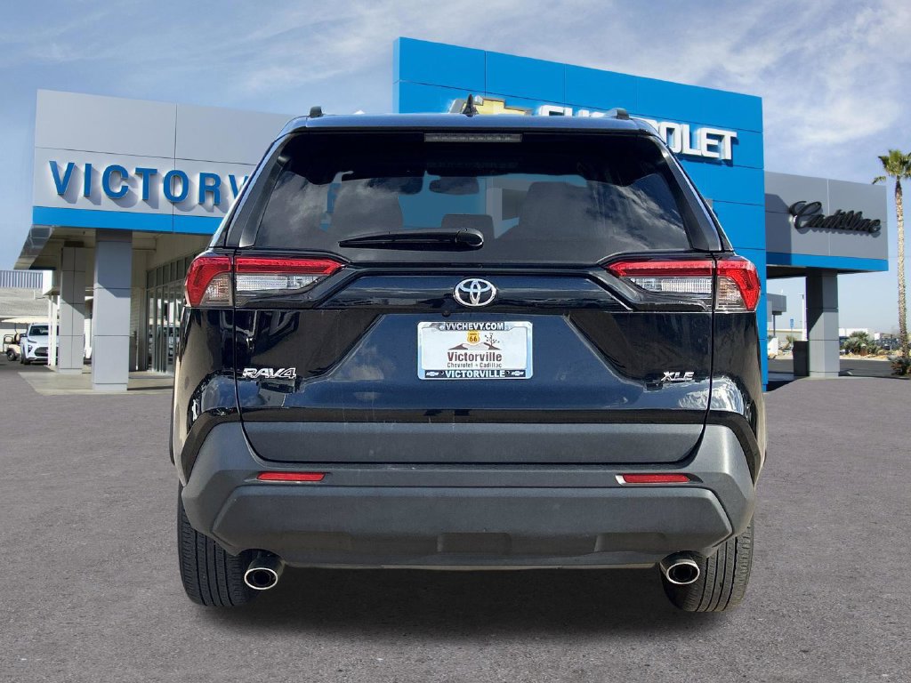 Used 2025 Toyota RAV4 XLE FWD image 11