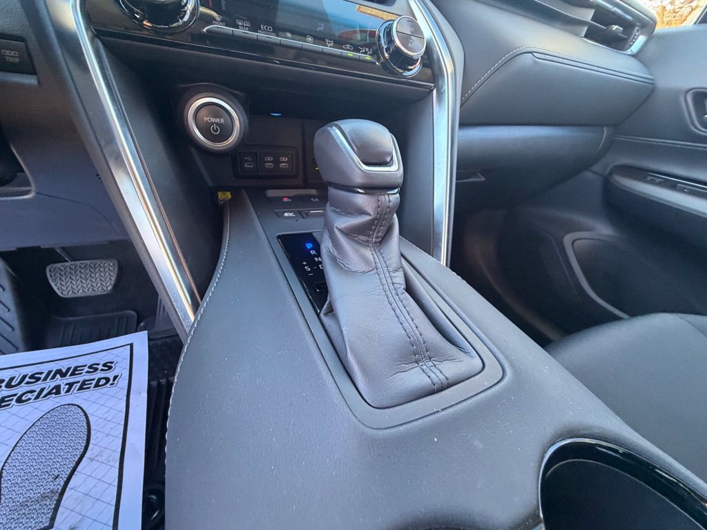 Used 2024 Toyota Venza LE AWD/4WD image 24