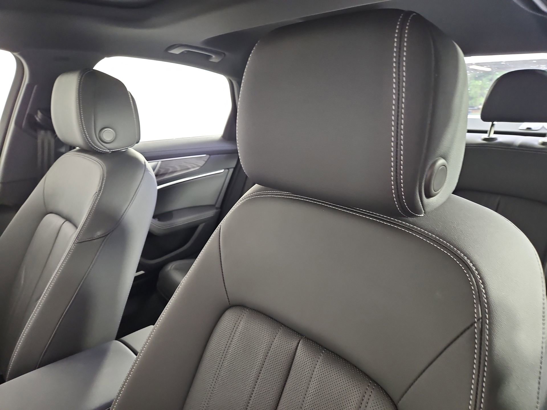 Certified 2025 Audi A6 Premium Plus w/ Premium Plus Package image 18