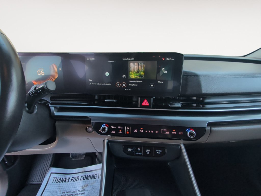Used 2025 Kia Carnival FWD image 21