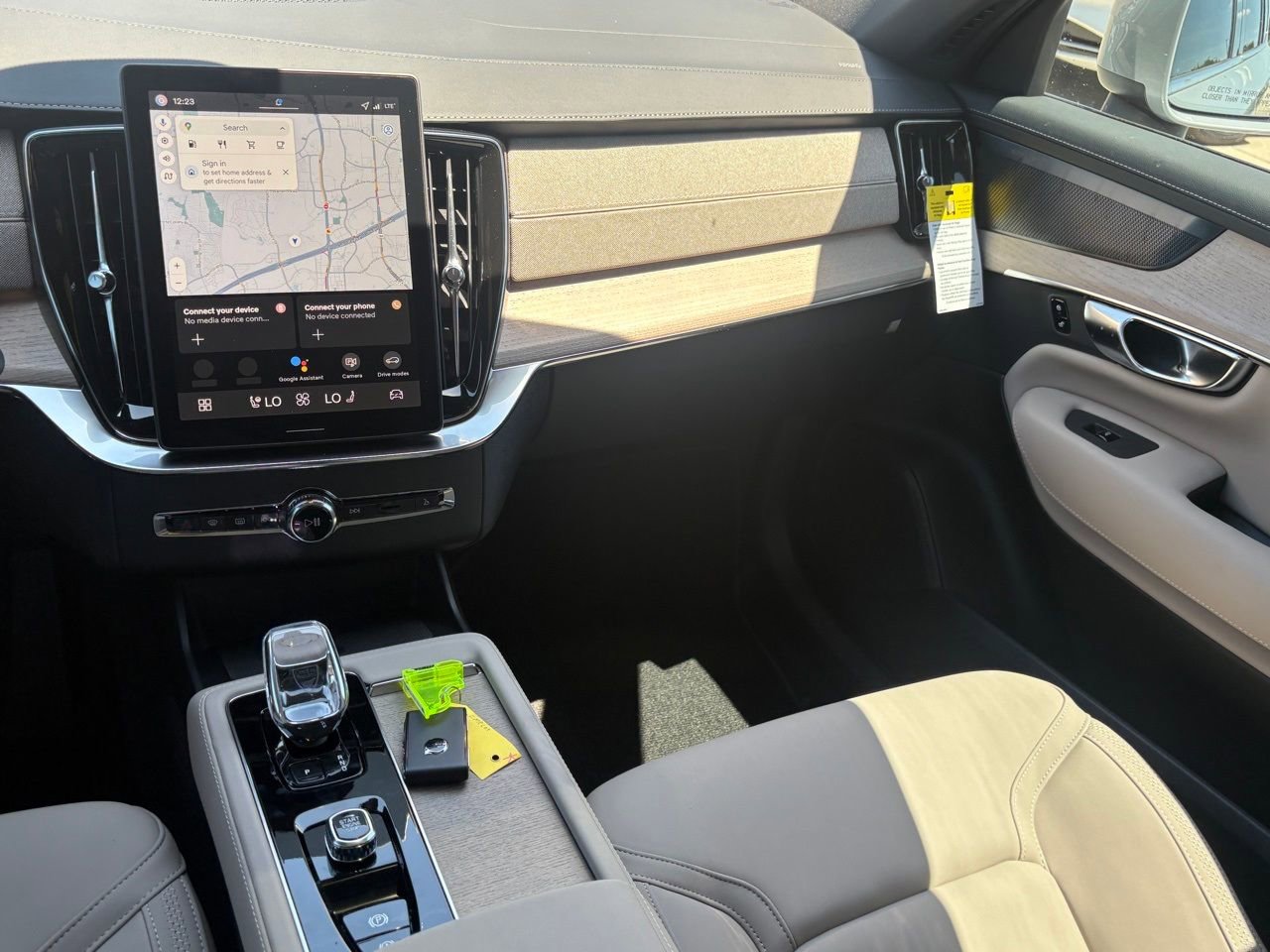 New 2026 Volvo XC90 B6 Plus w/ Protection Package Premier AWD/4WD image 13