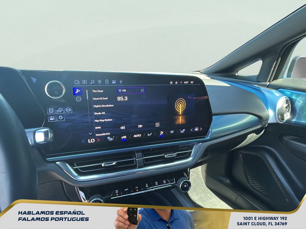 Certified 2025 Chevrolet Equinox EV LT w/ Convenience Package FWD image 17