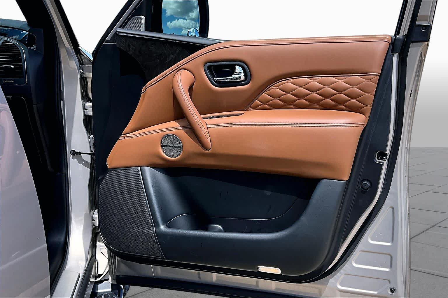 Used 2023 INFINITI QX80 Sensory w/ Cargo Package RWD image 23